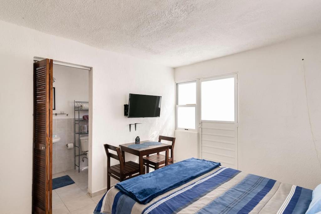 Micro Studio Perfect For Backpackers, Couples, 3 Min Drive To Playa El Nino كانكون المظهر الخارجي الصورة